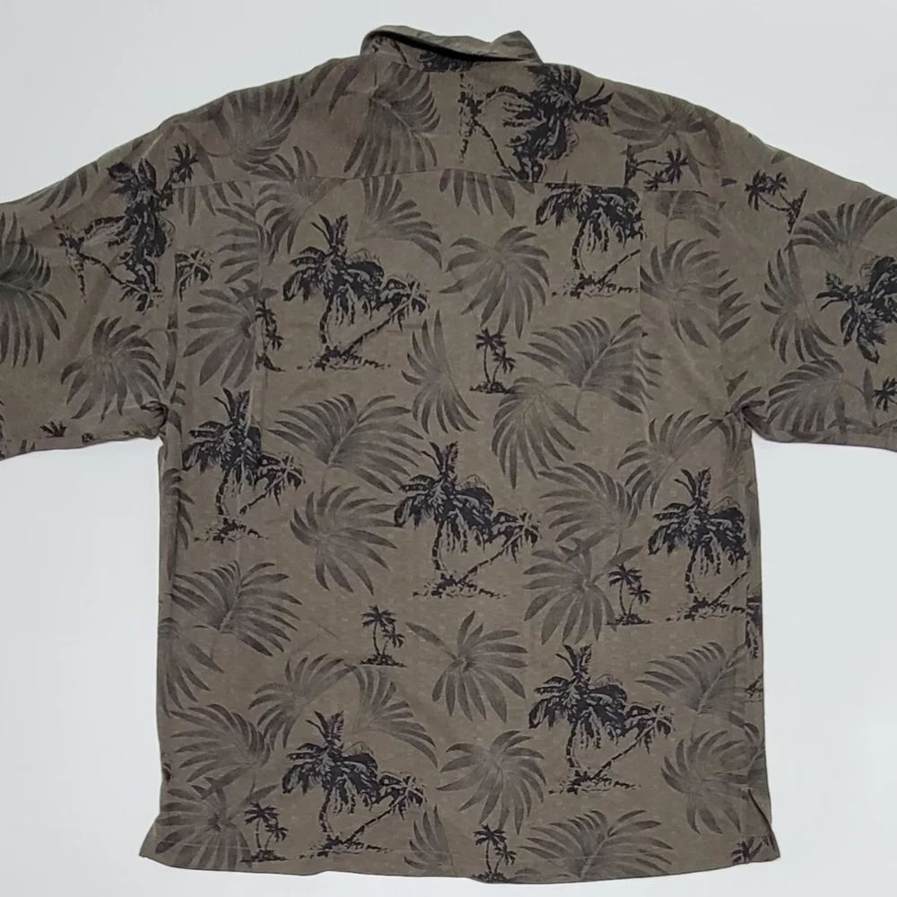 Large Tommy Bahama 100% Silk Brown Hawaiian Shirt‎